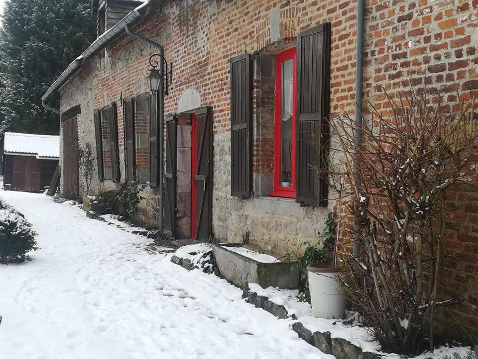 莫伯日L'Ecrin Du Val De Sambre住宿加早餐旅馆 外观 照片